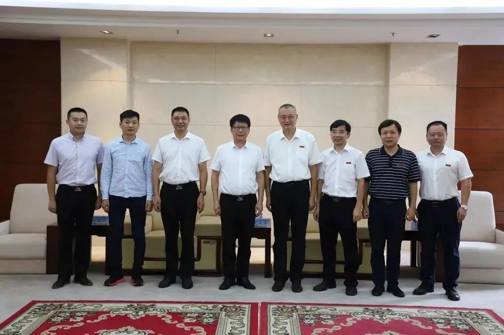 c82925d9e83f1e926a645383ec572b90